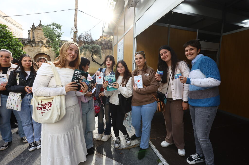 Las im&aacute;genes del encuentro con Blue Jeans, Alba Zamora y Raquel Brune en la Feria del Libro de C&oacute;rdoba