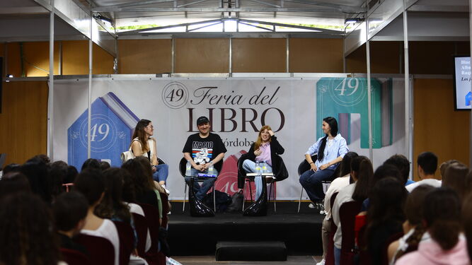 Blue Jeans, Alba Zamora y Raquel Brune en la Feria del Libro de Córdoba.